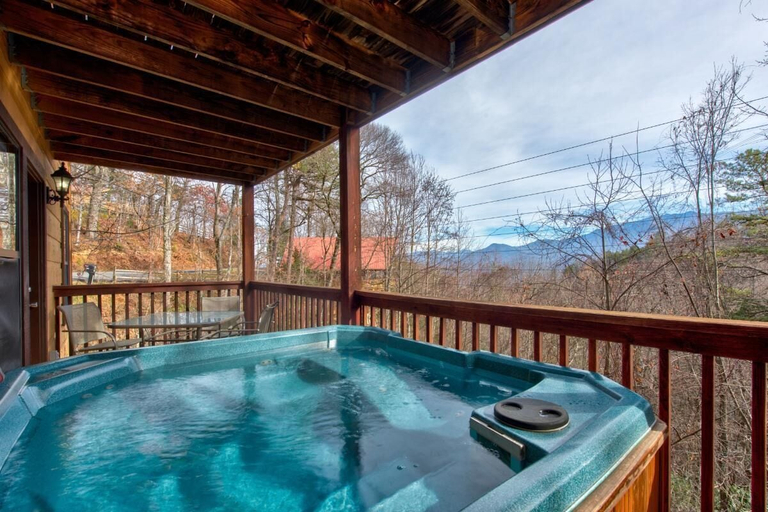 Outdoor spa tub 5, Blue Mist Vista, Sevier