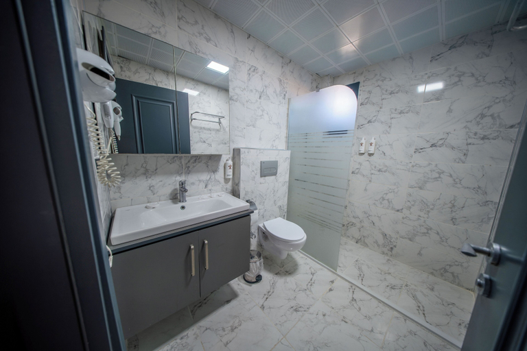 Bathroom 5, Talles Comfort, Çeşme