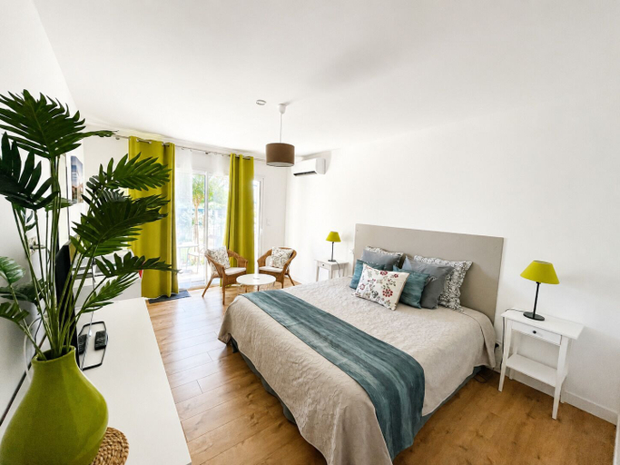 Bedroom 3, Lou Meinado, Bouches-du-Rhône