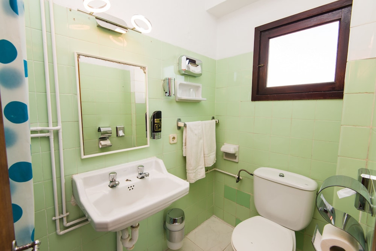 Bathroom 4, Hostal Port Corona, Baleares