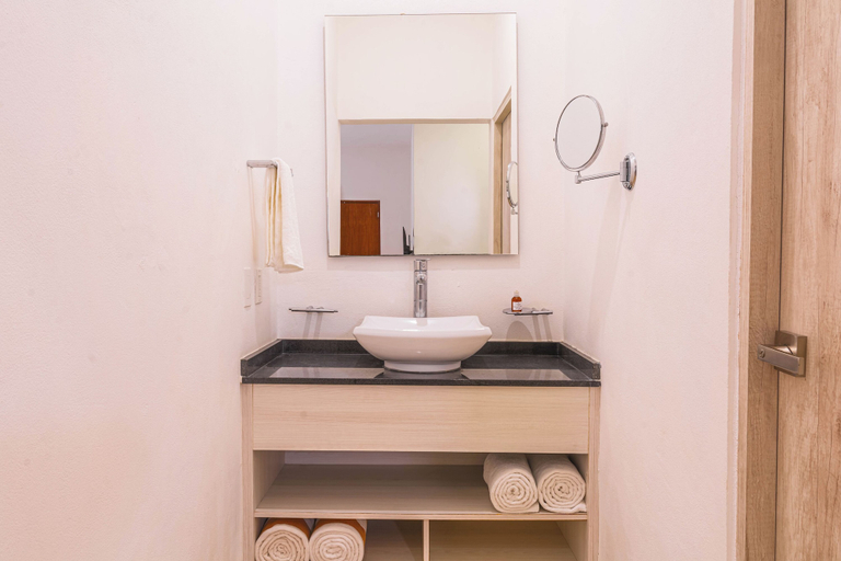 Bathroom 5, Collection O Kaab Downtown Tulum, Cozumel