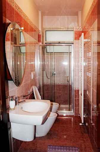 Bathroom 5, Le Sorelle, Lecce