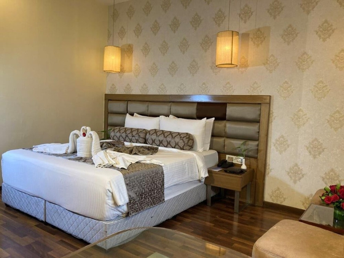 Bedroom 2, Hotel Ramanashree Richmond, Bangalore