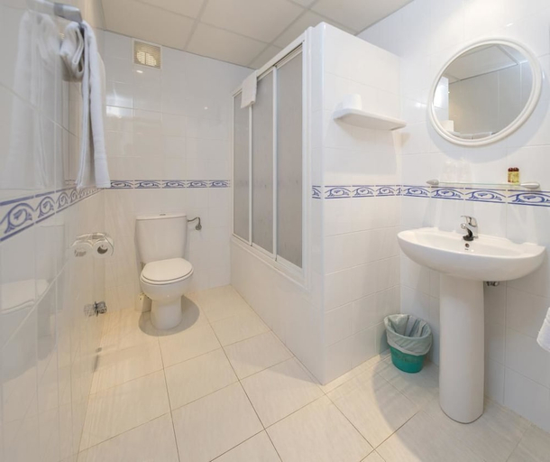 Bathroom 3, Hostal Mallorca, Baleares