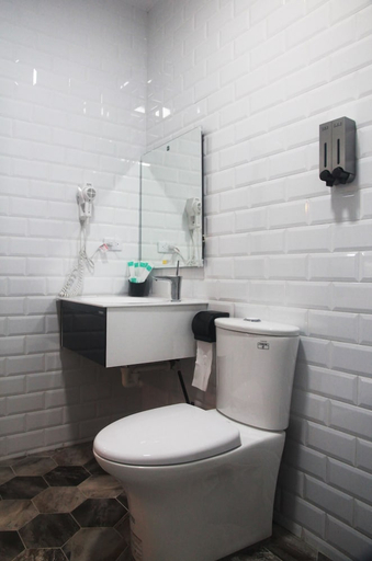 Bathroom 4, Black House, Taitung