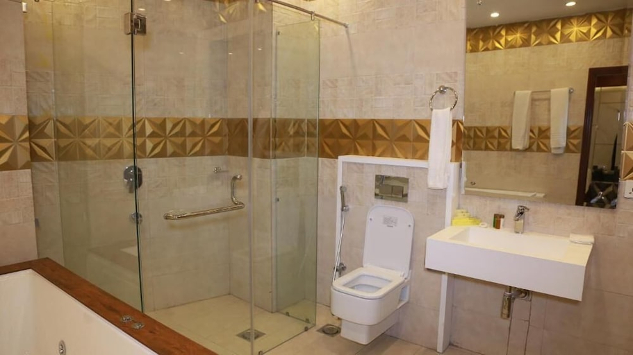 Bathroom 4, Hilton Suites, Lahore