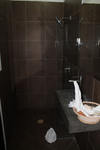 Bathroom 3, Kuku Rukú, Querétaro
