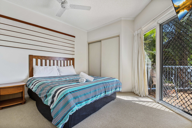 Bedroom 2, Reflections Holiday Apartments, Maroochy - Maroochydore