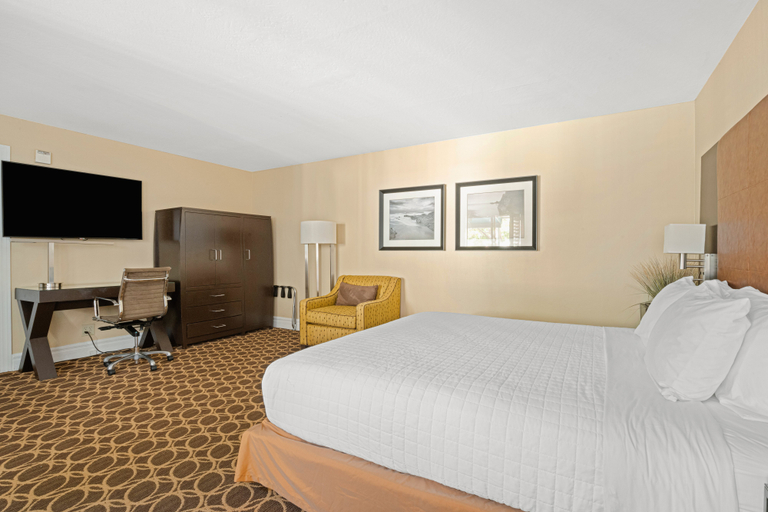 Bedroom 3, Marin Suites Hotel, Marin