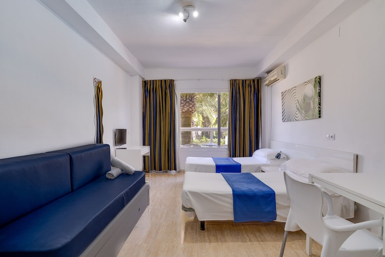 Bedroom 2, Apartaments las Palomas Econotels, Baleares