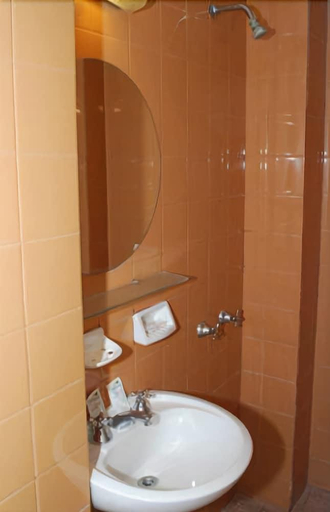 Bathroom 3, Laerte Hotel Mendoza, Capital