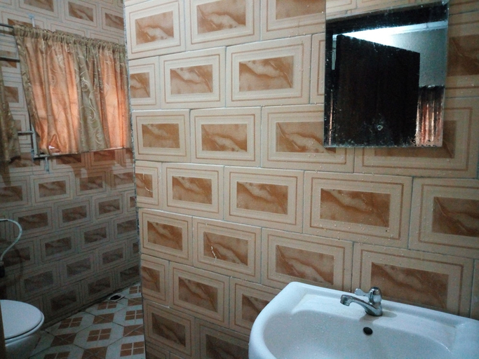 Bathroom 4, Abeokuta Hill View Hotel, Abeokuta South