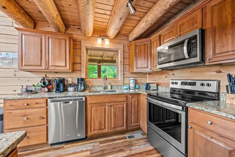 Private kitchen 2, Rustic Retreat, Sevier