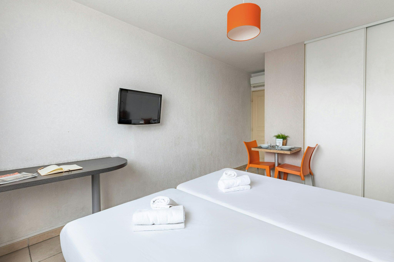 Bathroom 4, Appart'City Classic Marseille Aéroport - Vitrolles, Bouches-du-Rhône