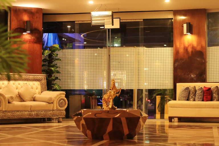 Others 5, Hilton Suites, Lahore