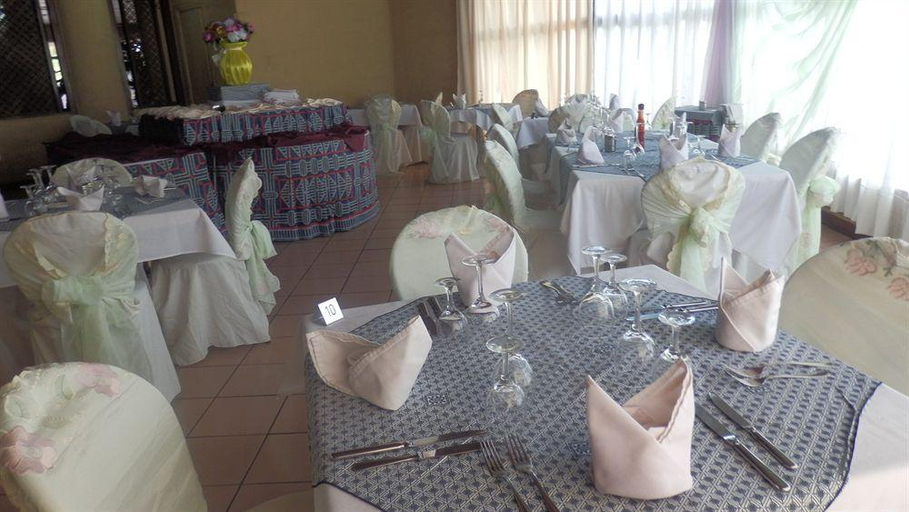 Food & Drinks 4, Ayaba Hotel, Mezam
