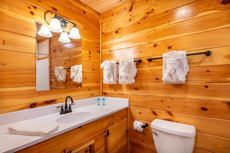Bathroom 3, Time To Unwind, Sevier