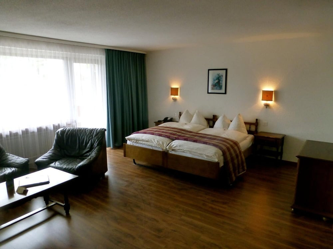 Bedroom 3, Hotel Regina Terme, Leuk