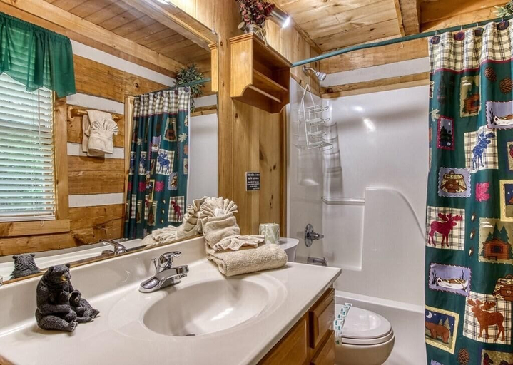 Bathroom 2, Just a Swingin, Sevier