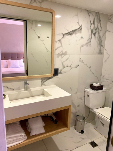 Bathroom 4, Le Biblo Suites & Apart, Montevideo