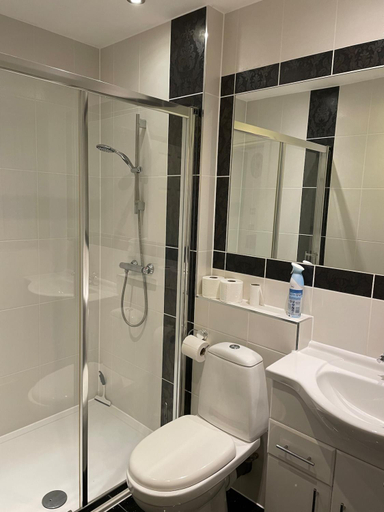 Bathroom 3, Lovely Calm Independent Home, London