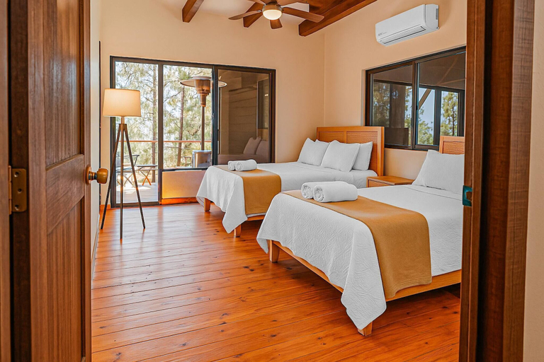 Room 5, Escápate al Bosque · Villa Completa · Piscina · BBQ · Hasta 12 Huéspedes, Jarabacoa