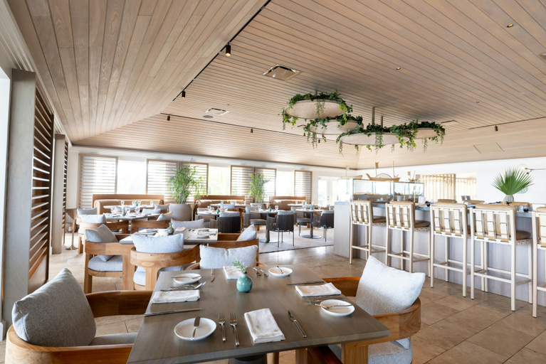 Food & Drinks 5, THE COVE ELEUTHERA