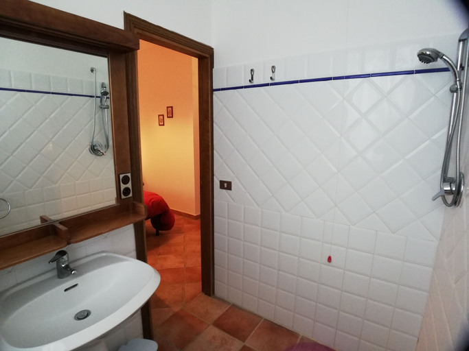 Bathroom 5, Crocino in Chianti, Siena