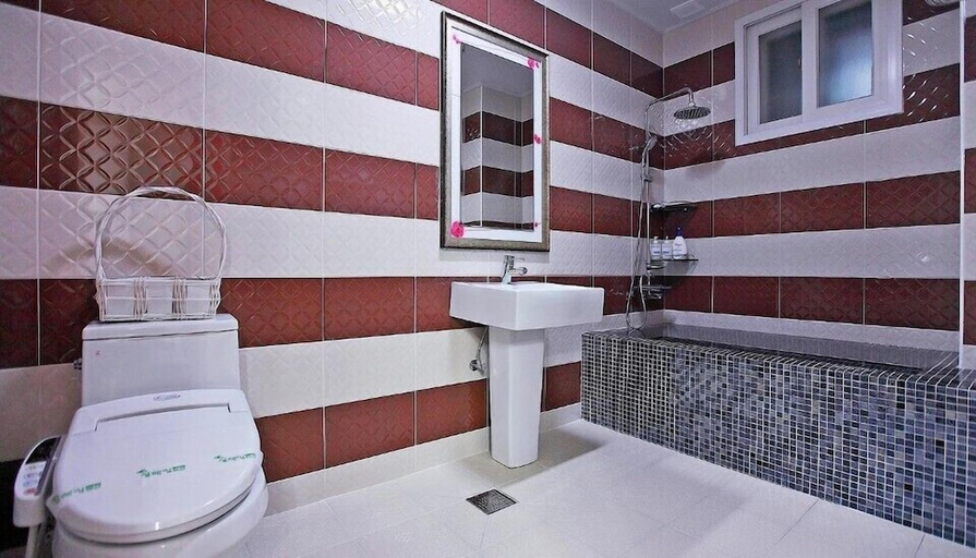 Bathroom 3, Gyeongju Sulleim Pension, Gyeongju