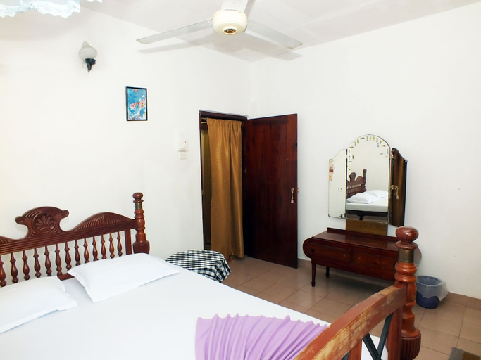 Bedroom 2, River Side Villa, Galle Four Gravets