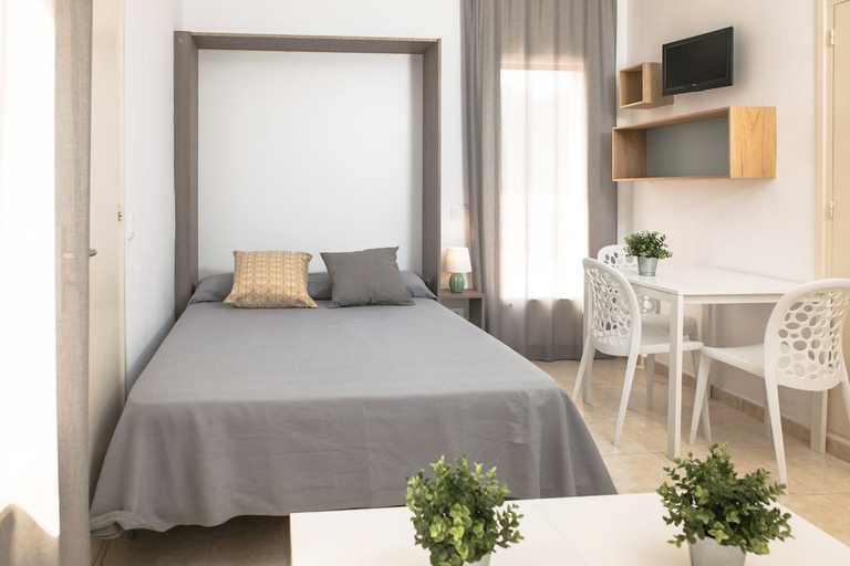 Bedroom 2, Rv Hotels Apartamentos Benelux, Girona