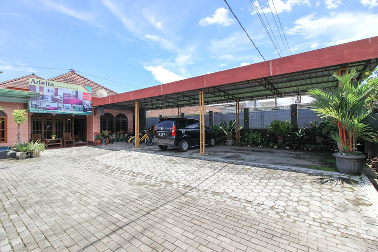 Exterior & Views 2, RedDoorz near Candi Ratu Boko, Sleman