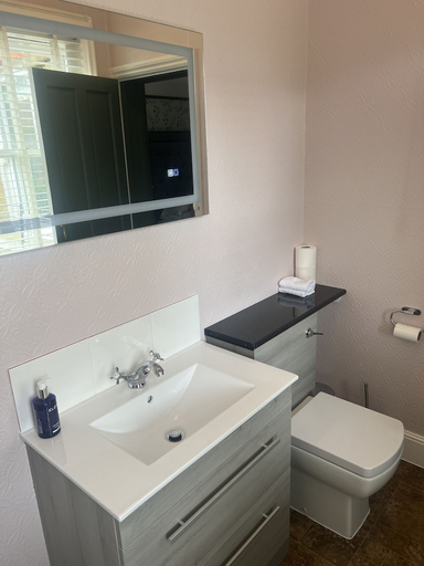 Bathroom 4, Villa Rothsay Hotel, Isle of Wight