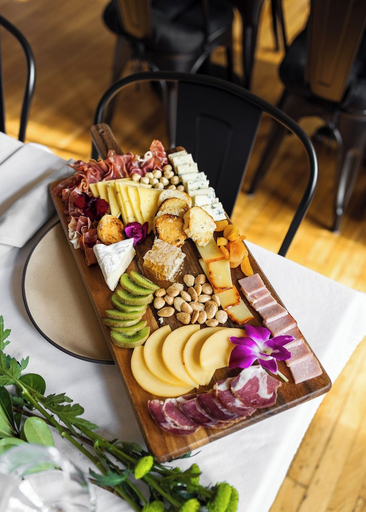 Food & Drinks 5, Princess Anne Hotel, Buncombe