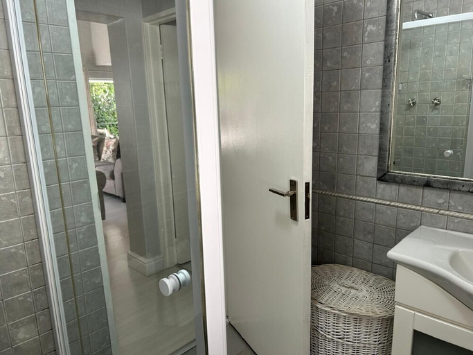 Bathroom 4, Lemon Tree Cottage, Cape Winelands