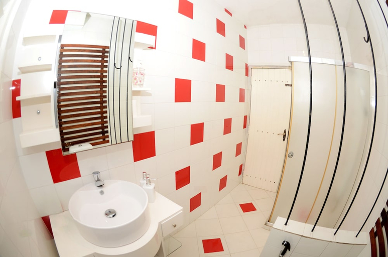 Bathroom 3, Sri Kandyan Bungalow, K.F.G. & G. Korale