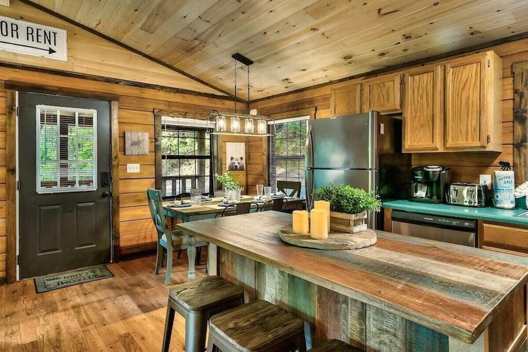 Food & Drinks, The Blessing Cabin, Sevier