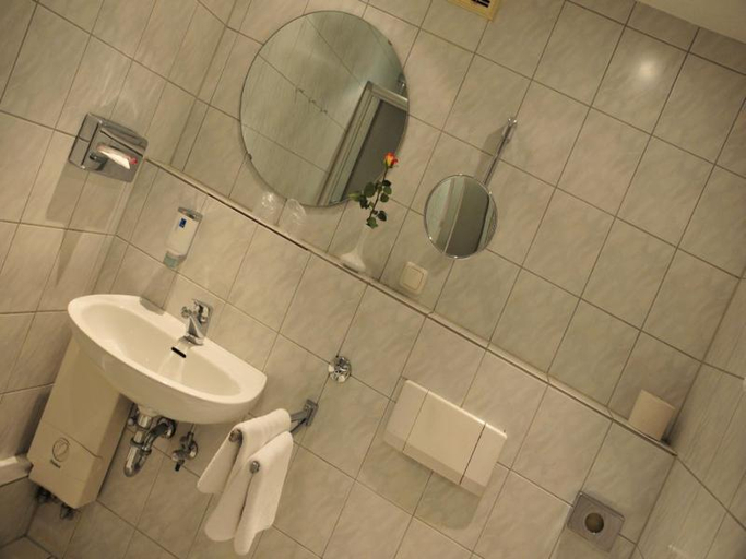 Bathroom 4, Cerano City Hotel Köln am Dom, Köln