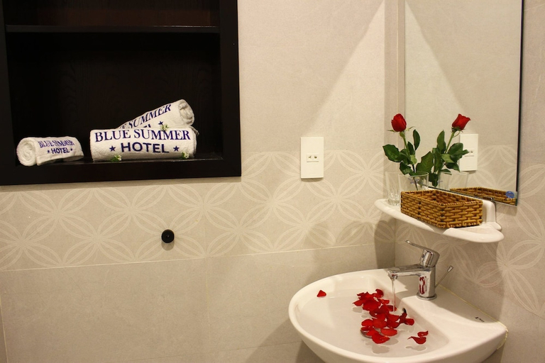 Bathroom 3, Blue Summer Hotel, Da Nang