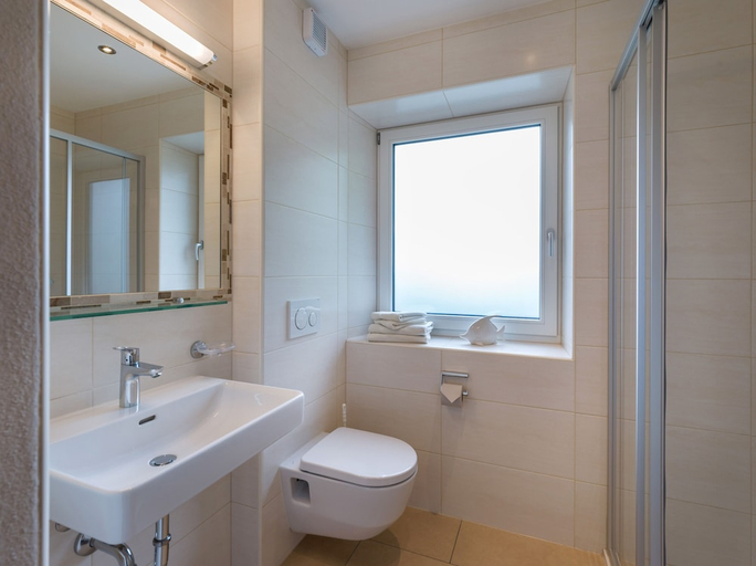 Bathroom 3, GASTEHAUS ROSENHOF, Schwaz