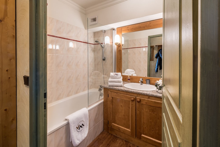Bathroom 5, Residence Village Montana Tignes, Savoie