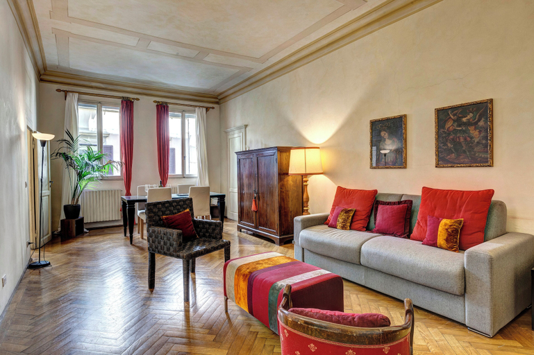 Living area 3, Fossi Apartment by Mamo Florence, Florence
