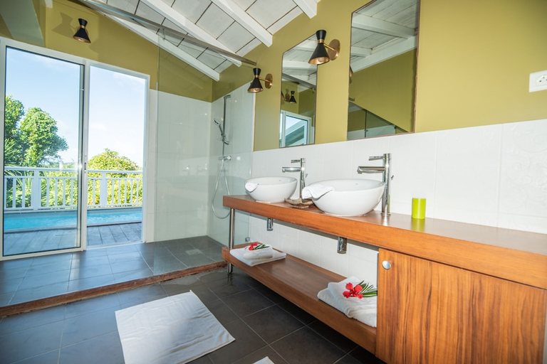 Bathroom 4, Hôtel Plein Soleil, Le François