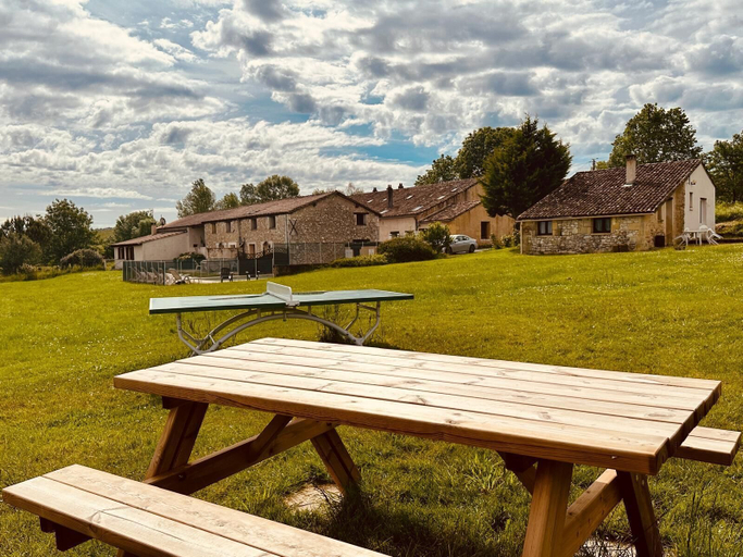 Outdoor dining 4, Les Naudines, Dordogne