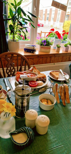 Food & Drinks 5, Globe Guesthouse, Carmarthenshire