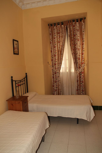 Bedroom 2, Pension Catedral, Sevilla