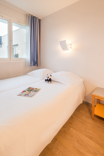 Bedroom 2, PIERRE AND VACANCES RESIDENCE LA CORNICHE DE LA PLAGE, Finistère