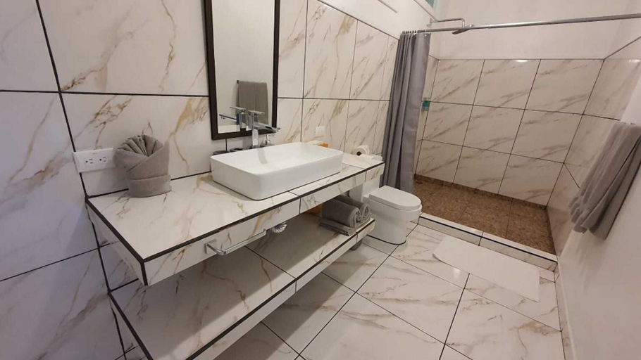 Bathroom 3, Hotel Las Caletas Lodge, Osa