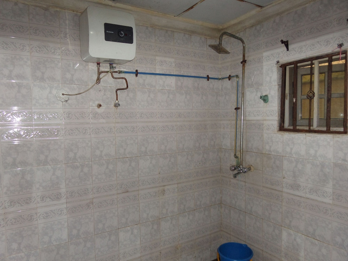 Bathroom 2, B & S Hotel, Ikeja