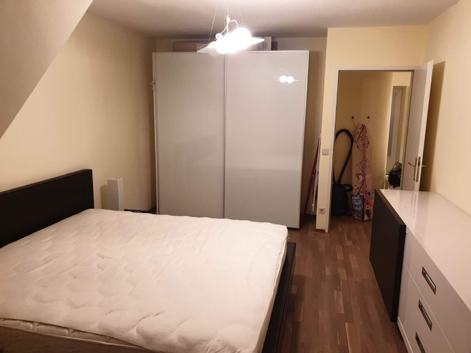 Room 3, Apartment Sleeps 6 With Garden & Balcony, Wien